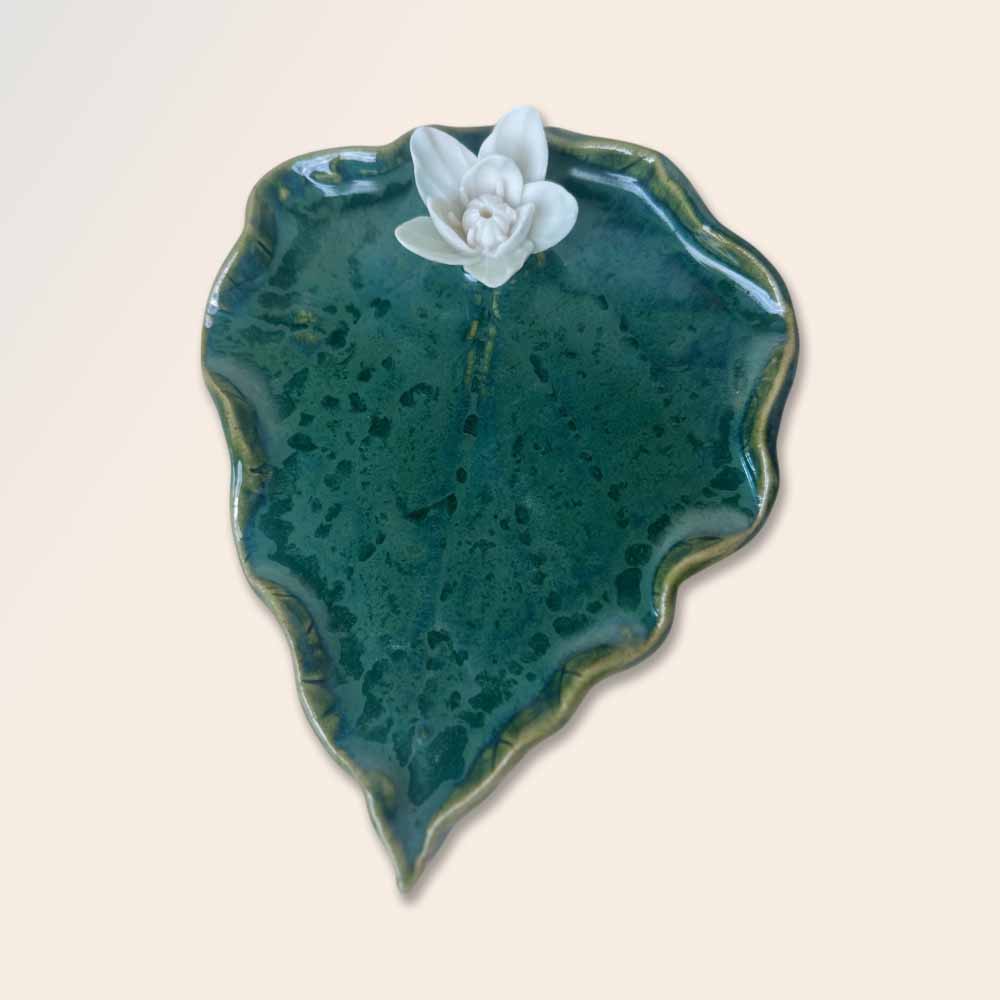 Paan Patta with Jasmine Leaf Plate