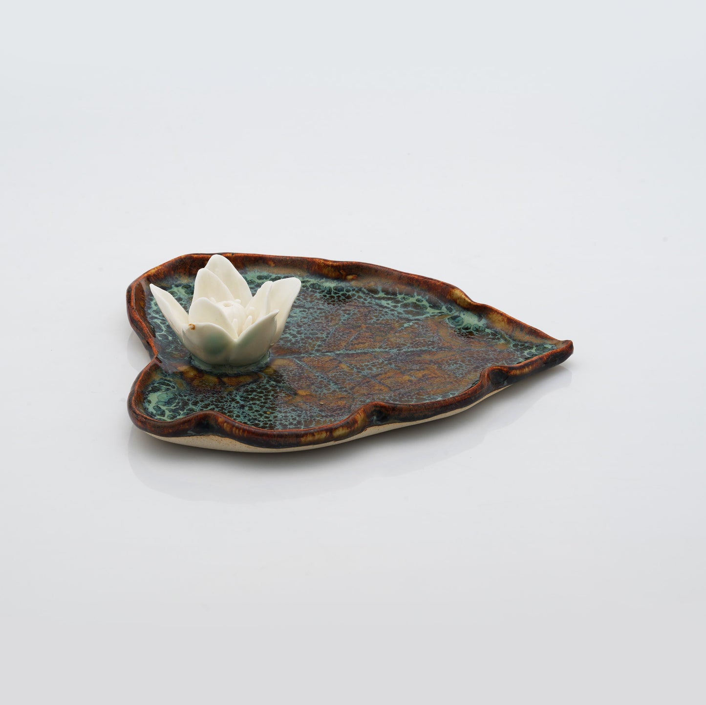 Paan Patta with Jasmine Leaf Plate