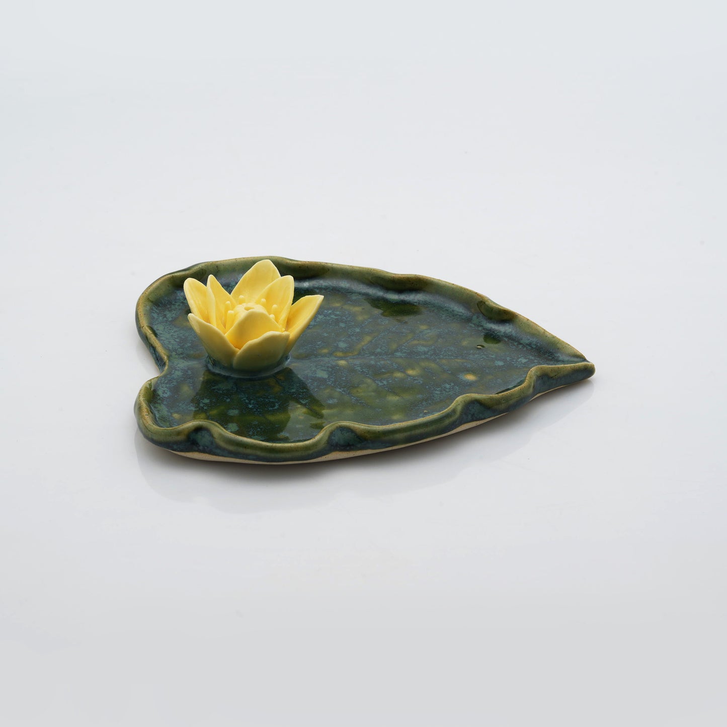 Paan Patta with Jasmine Leaf Plate