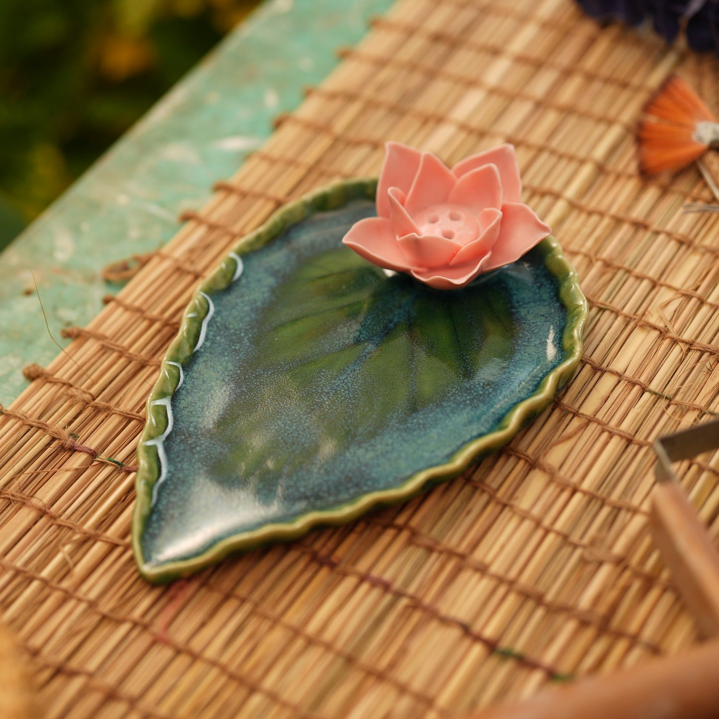 Paan Patta Incense Holder