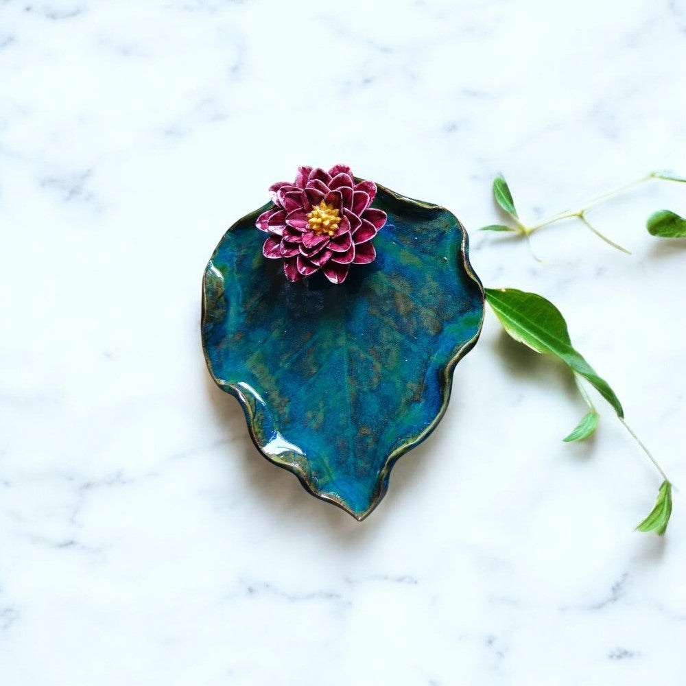Poinsettia Leaf Plate
