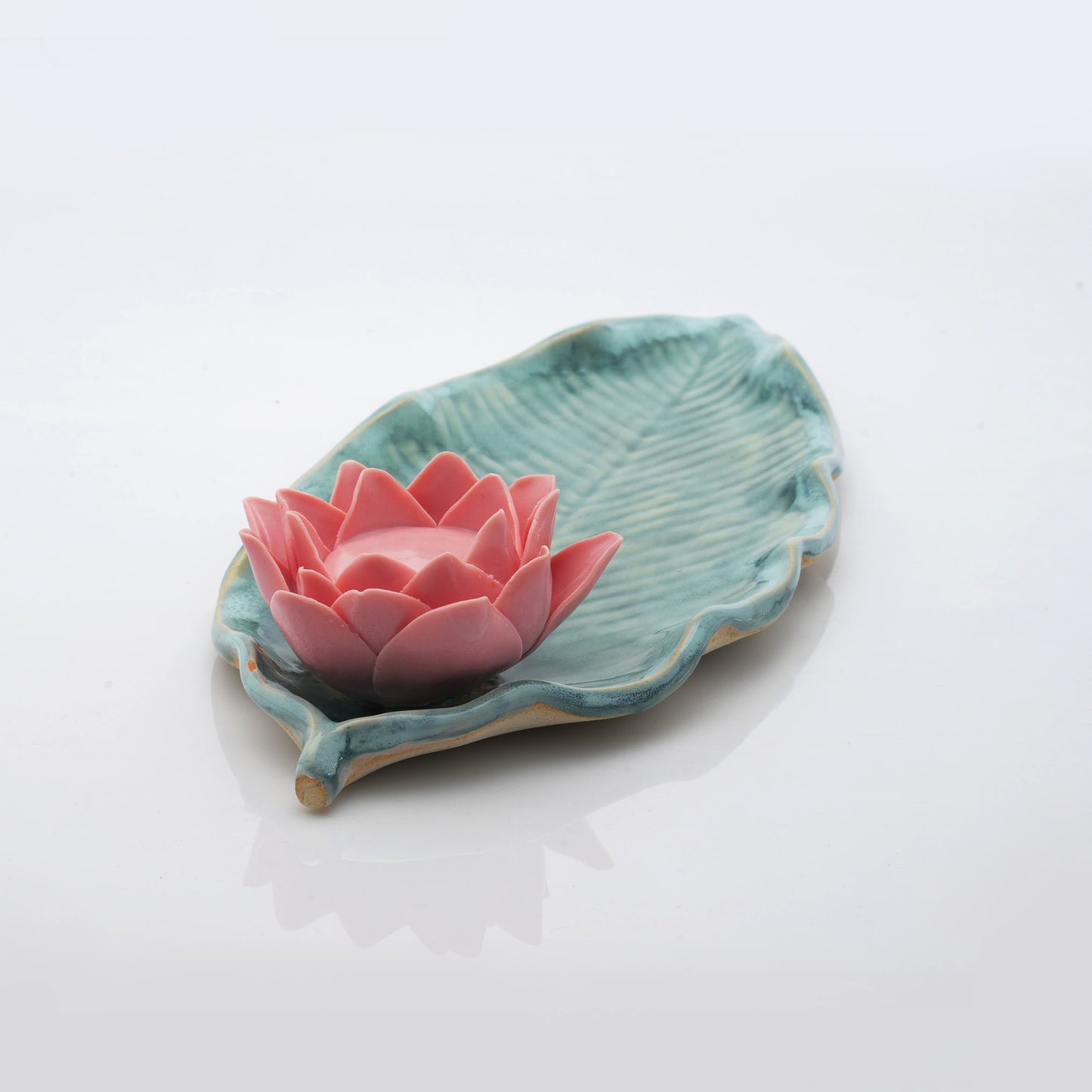 Long Leaf Tea Light Candle Holder