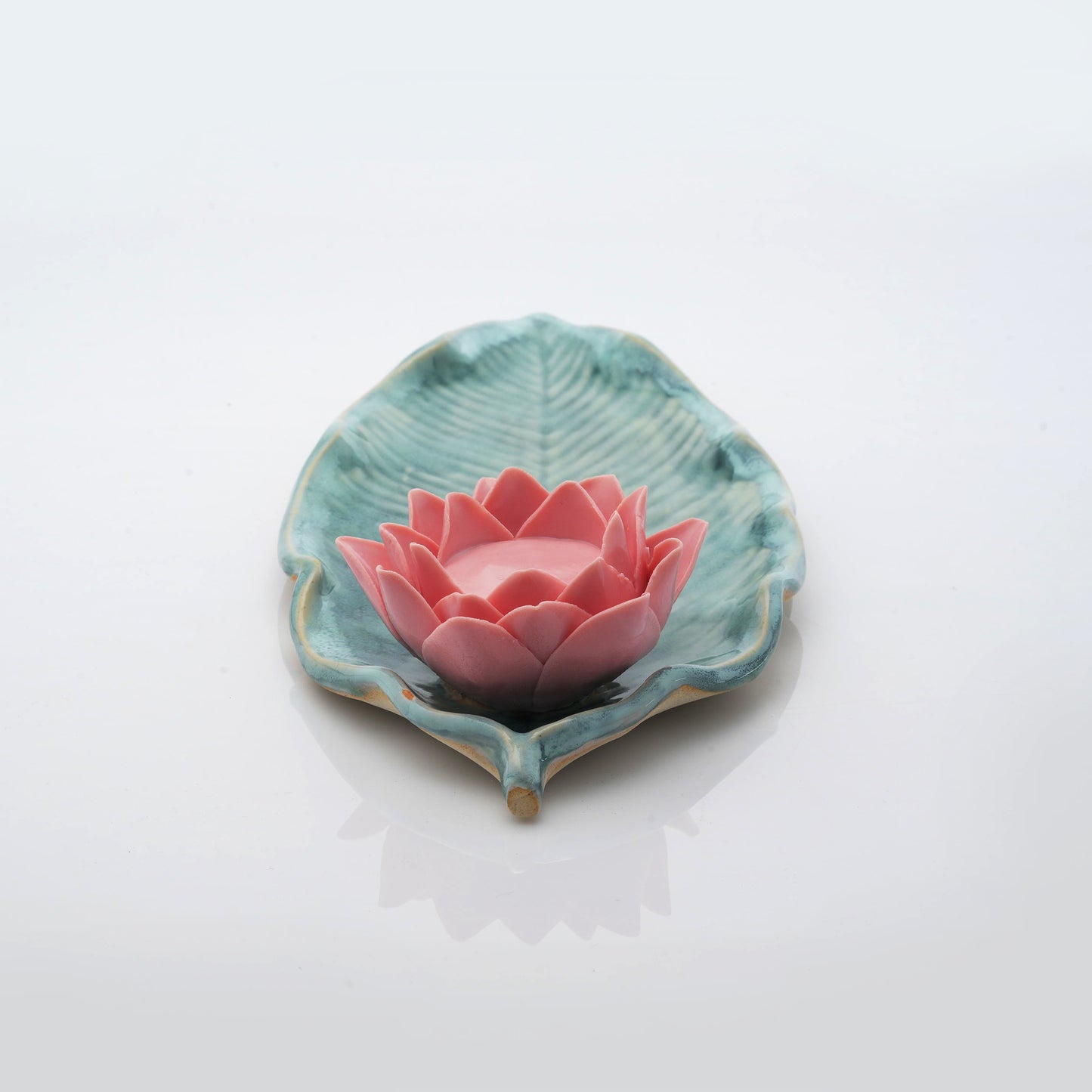 Long Leaf Tea Light Candle Holder