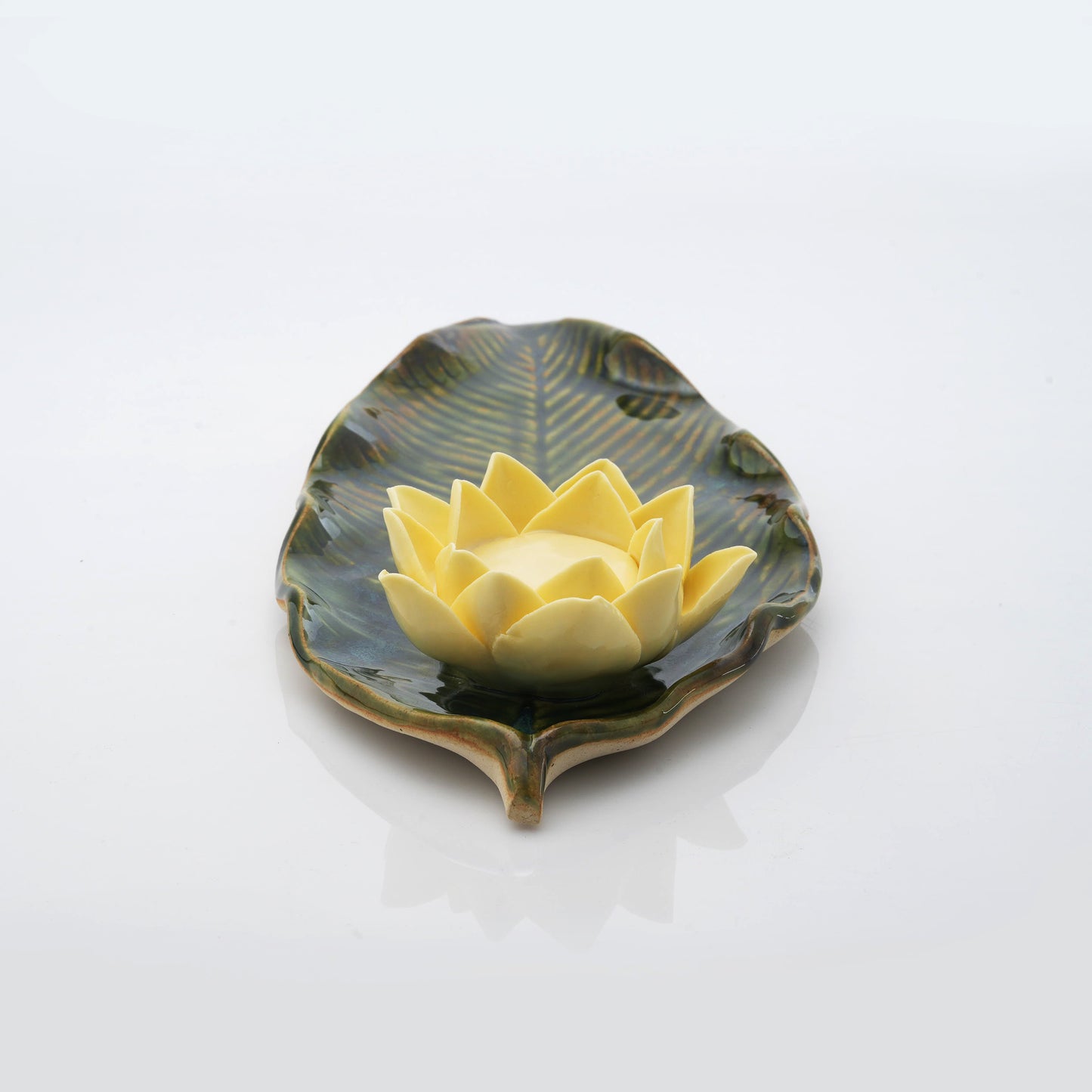 Long Leaf Tea Light Candle Holder
