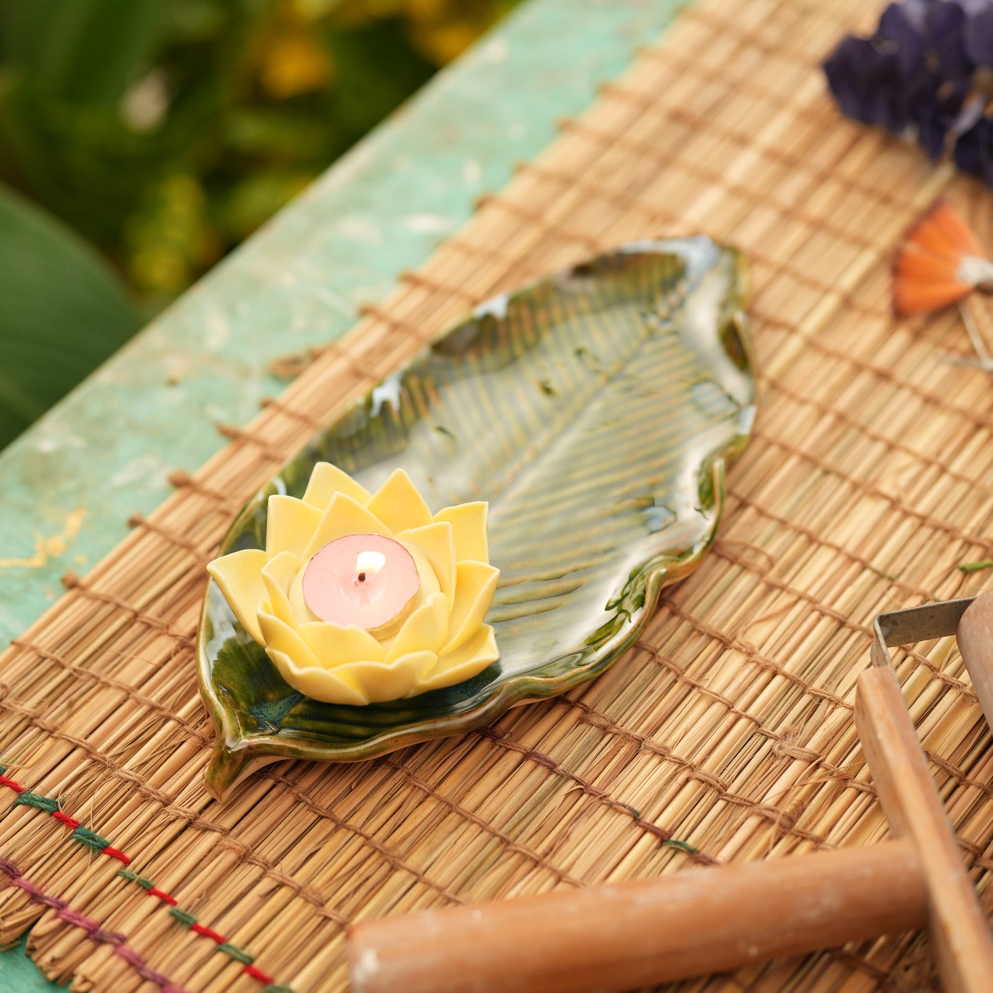 Long Leaf Tea Light Candle Holder