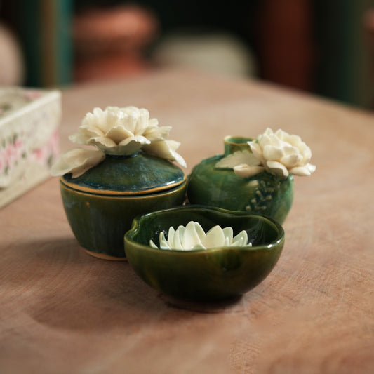 White Flowers Gift Set