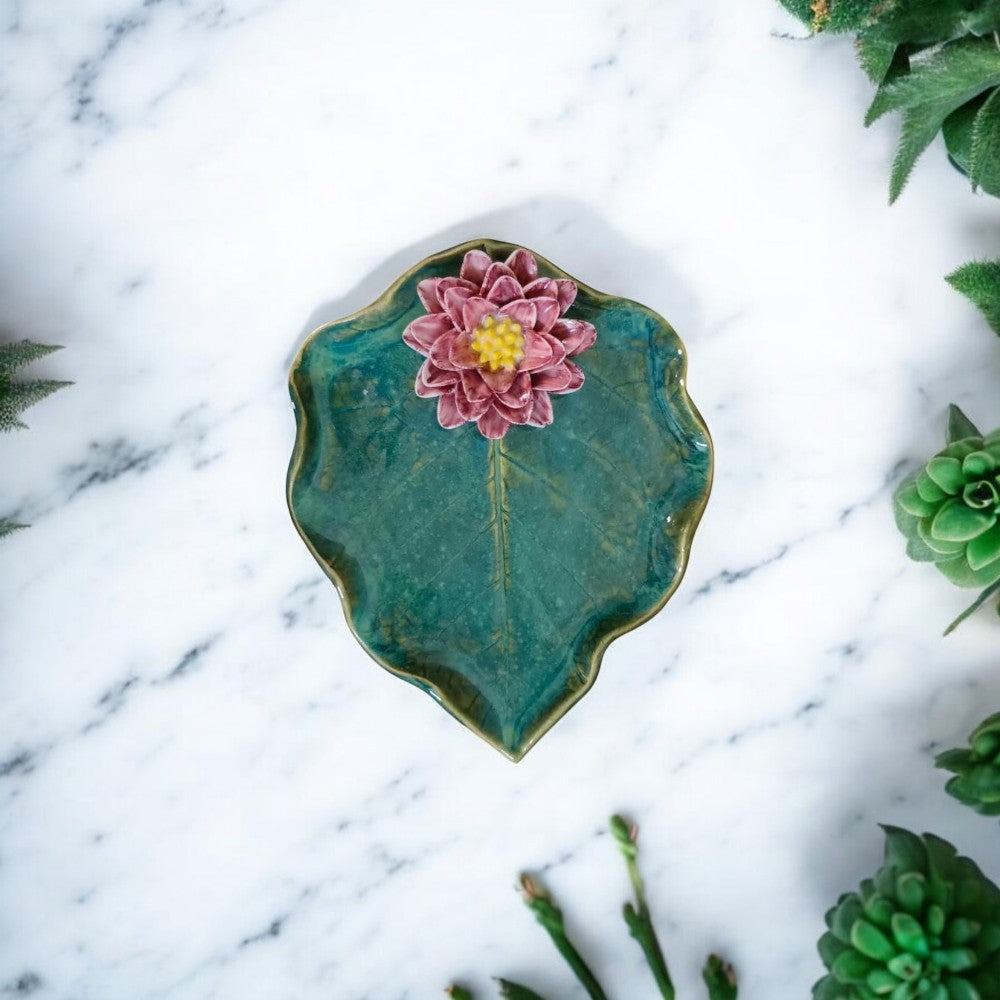 Poinsettia Leaf Plate