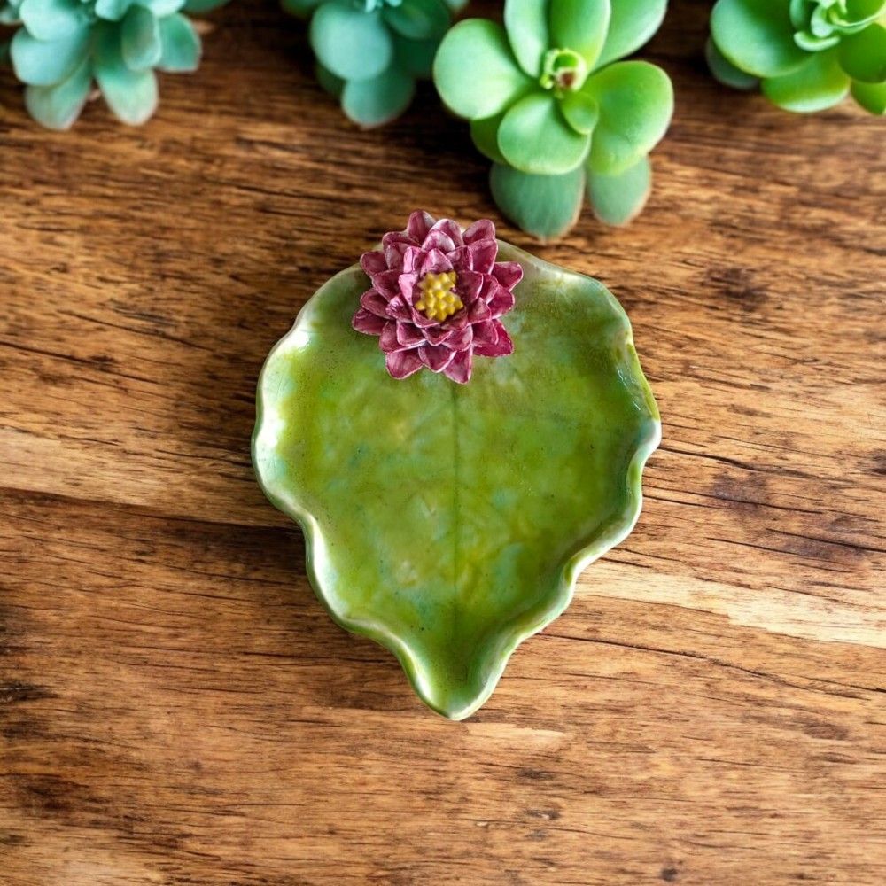 Poinsettia Leaf Plate
