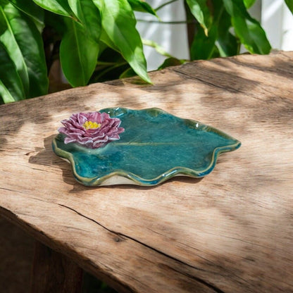 Poinsettia Leaf Plate