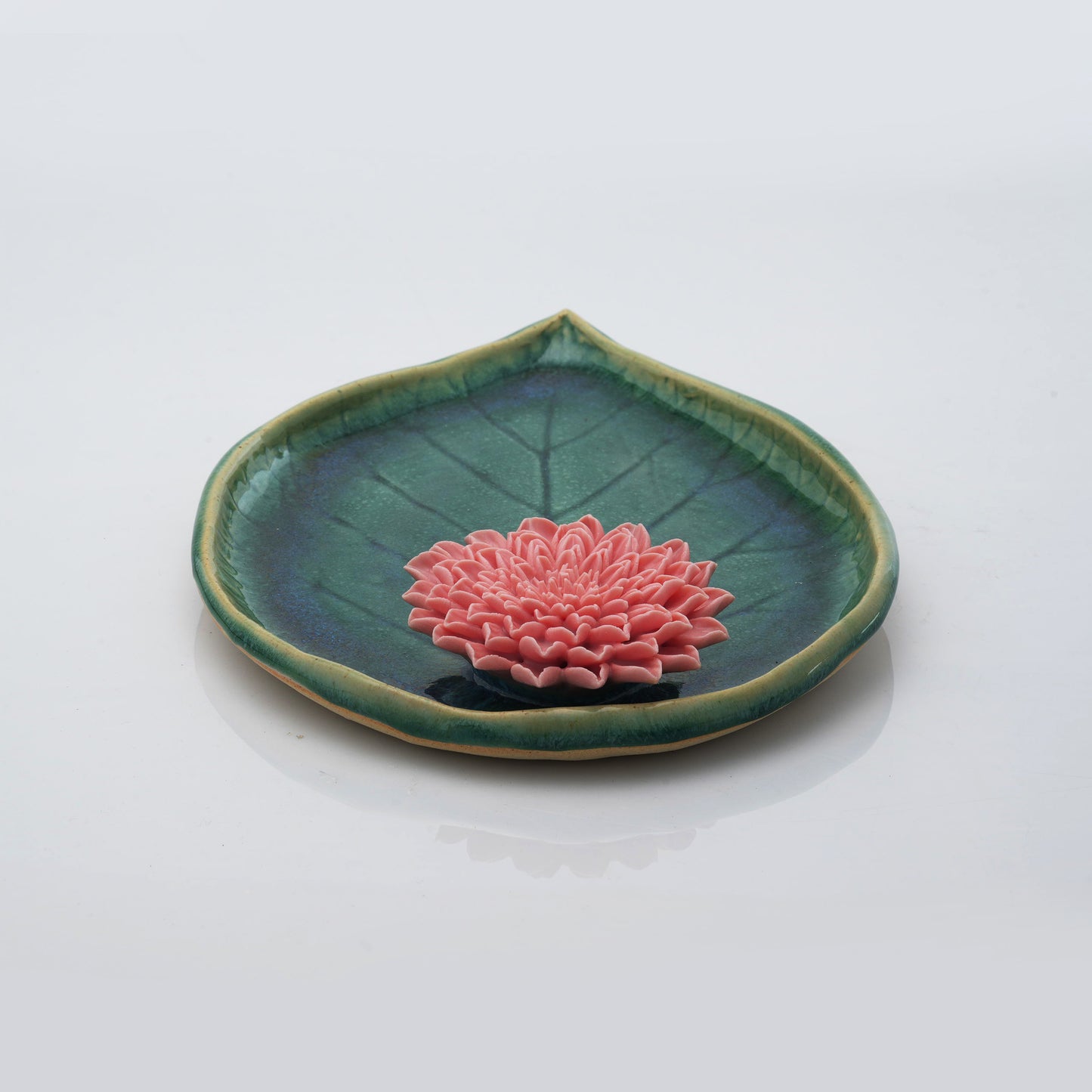 Dahlia Leaf Plate