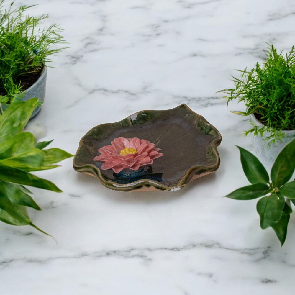 Poinsettia Leaf Plate