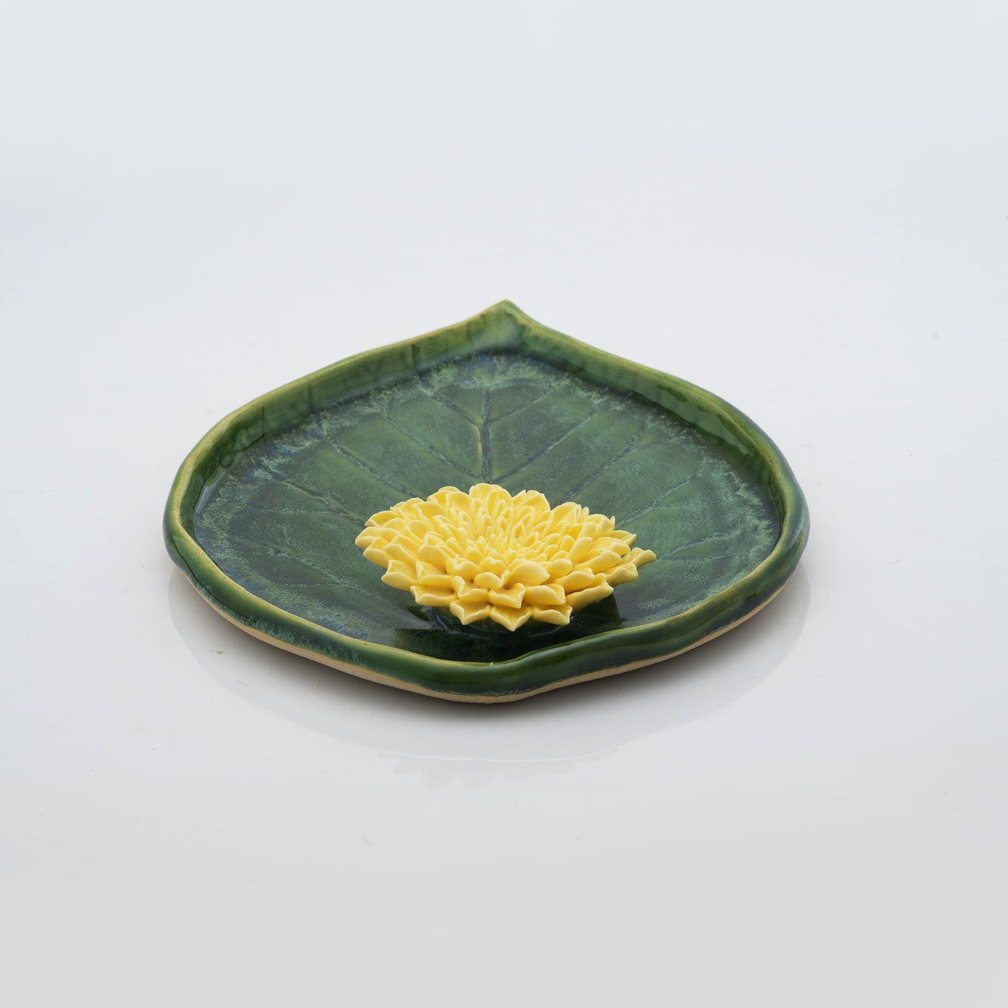 Dahlia Leaf Plate