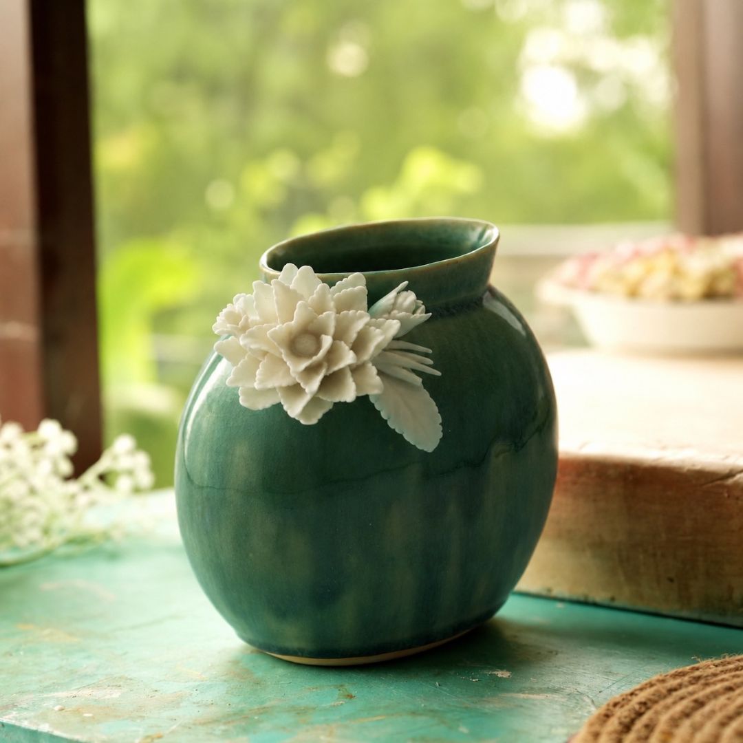Petal Charm Vase